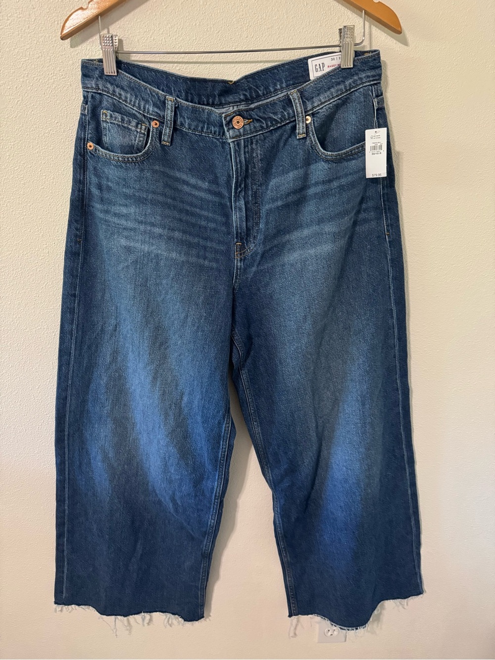 Gap Mid Rise UltraSoft Baggy Jeans Medium Indigo Wash Cropped Raw Hem NWT-30